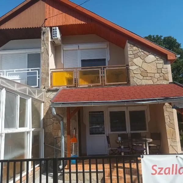 Napsugar Nyaraló, hotel v destinaci Fonyód