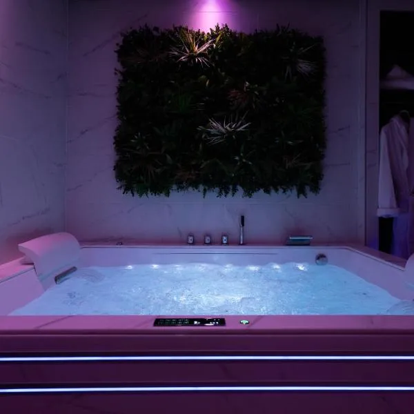 LaPerleNoire Love Room XXL, Hotel in Agde