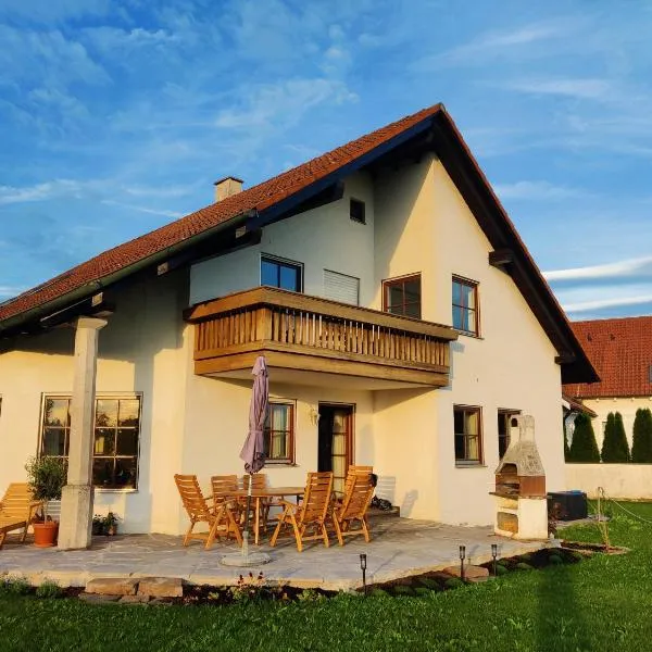 Richie's Landhaus im Allgäu, hótel í Eppishausen