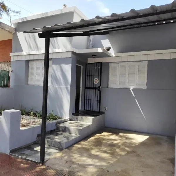 CASA PARA 4 PERSONAS, con asador y cochera, hotel en Córdoba