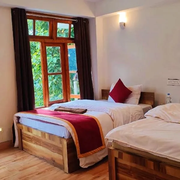 Silent wood retreat Phadamchen, hotel di Padamchen