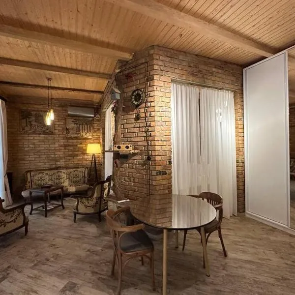 Сity center Loft style Apartment, hotel sa Tbilisi City