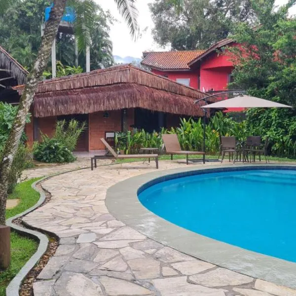 North Shore Maresias Studios p 2 3 e 4 pessoas 2 quadras da praia mini cozinha completa tv ar cond wifi estacionamento roupa de cama e banho, hotel a Maresias