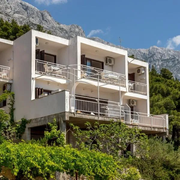 Apartments with a parking space Baska Voda, Makarska - 301, hotel a Baška Voda