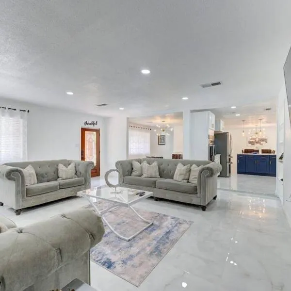Elegante casa cerca de Galleria Mall, NRG, Centro Medico!, hotel v destinaci Houston
