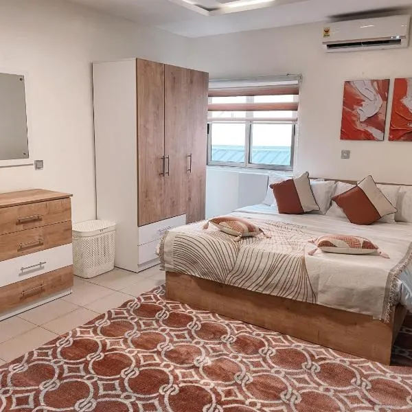 Sky Suites East Legon、アクラのホテル