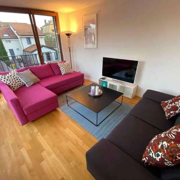 Le Onze Soixante Six Duplex très ensoleillé, hotel v destinaci Perroy