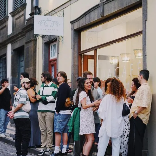 Jaca Hostel Funchal, hotel ve Funchalu