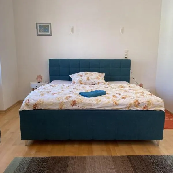 Wein4tel-Apartments, hotel v destinaci Auersthal