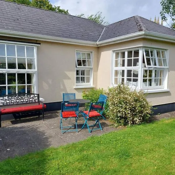 Lily's Place - up to 4 persons, hotel v destinaci Birr