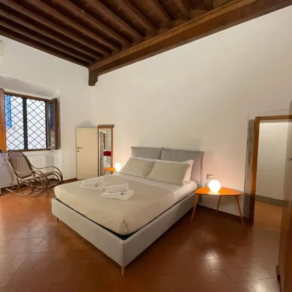 At the Boboli Garden Carola Loft, hotel sa Florence