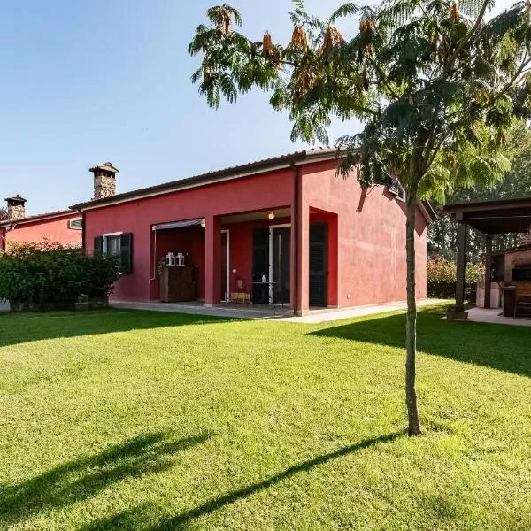 Villa Luxury - Sarzana, hótel í Luni