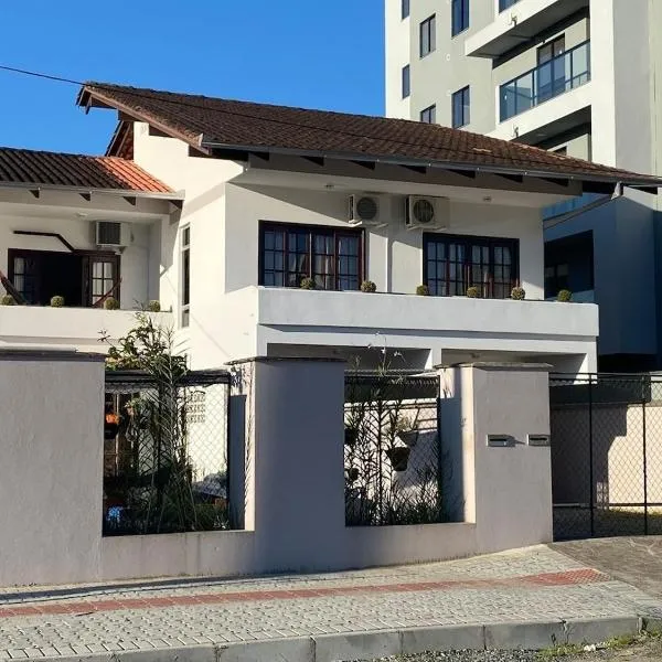 RCM Vilas - Casa confortável 1, khách sạn ở Joinville