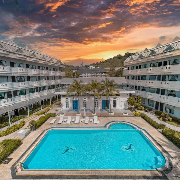 Blue Carina Hotel Phuket, hotel ve městě Phuket