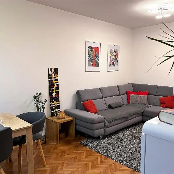 Split apartment - 5 min by car to the beach & city center - free public parking，位于斯普利特的酒店