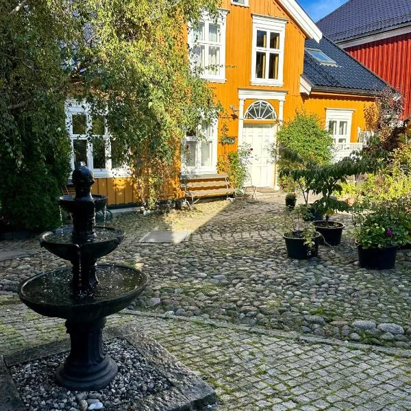 Tollgaarden Gjestegaard, hotel v destinaci Larvik