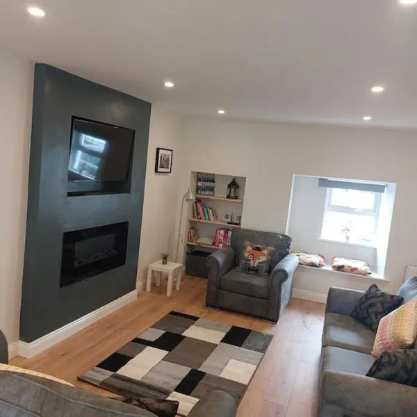 Stunning New 3 Bed Townhouse, hotell sihtkohas Belmullet
