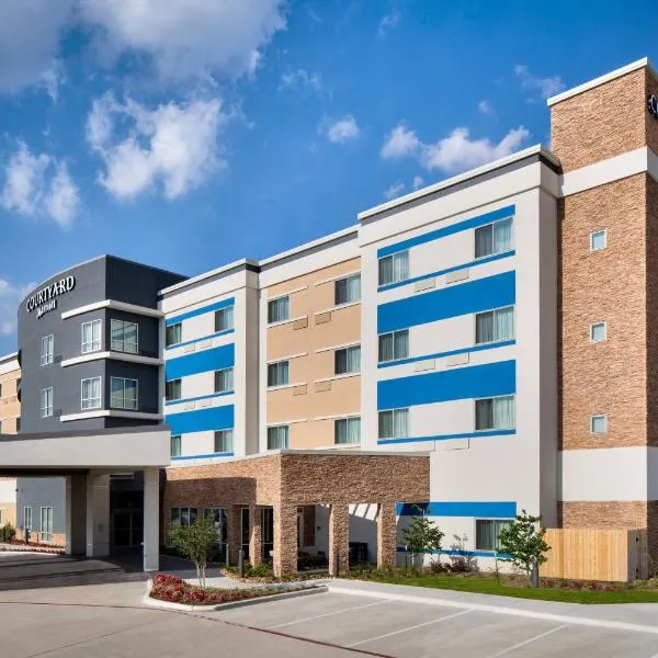 Courtyard by Marriott Houston Northwest/Cypress โรงแรมในWeiser Air Park