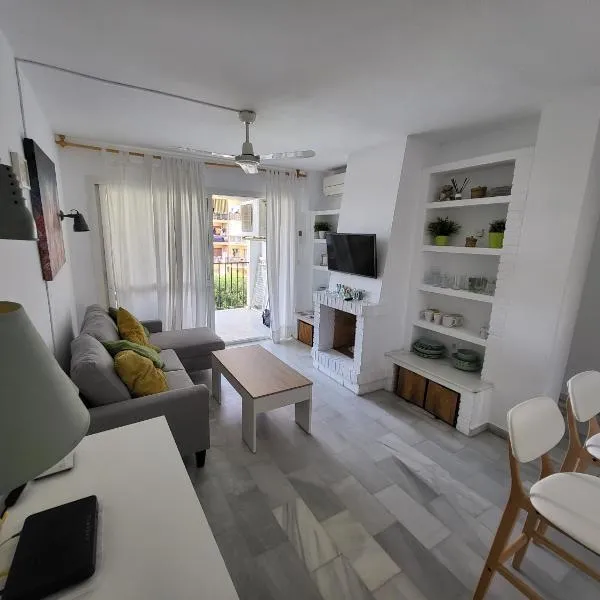 Apt Erisa en Torremolinos dos min de la playa, Puerto Marina, hotel in Torremolinos