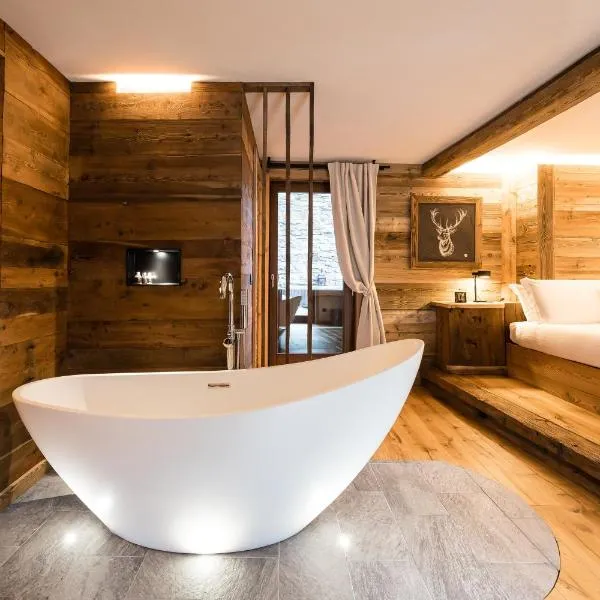 Revivre Village Adults only – hotel w mieście Champorcher