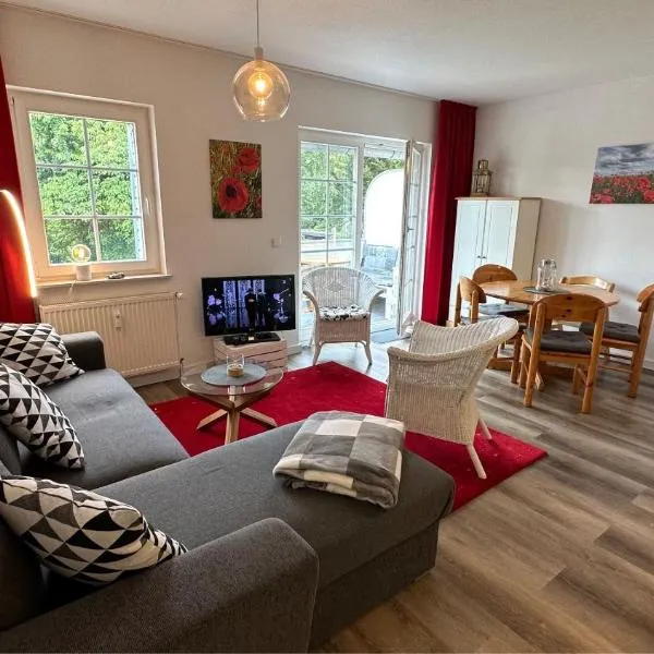 Gemütliche FeWo mit Balkon nahe der Ostsee - 2 Schlafzimmer, hotel a Wischuer