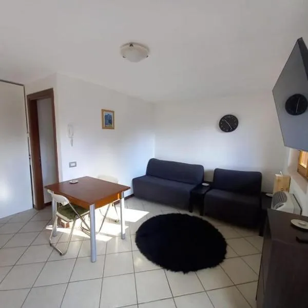 CASA TATA -Appartamento vista mozzafiato, hotel Lizzola Alta városában