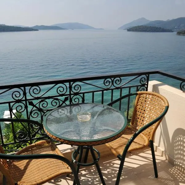 Logan's Beach Hotel, hotel v destinaci Nydri