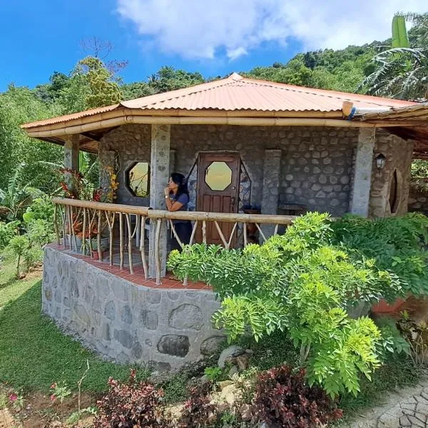 Camiguin Romantic Luxury Stonehouse on Eco-Farm at 700masl, hotel in Mahinog