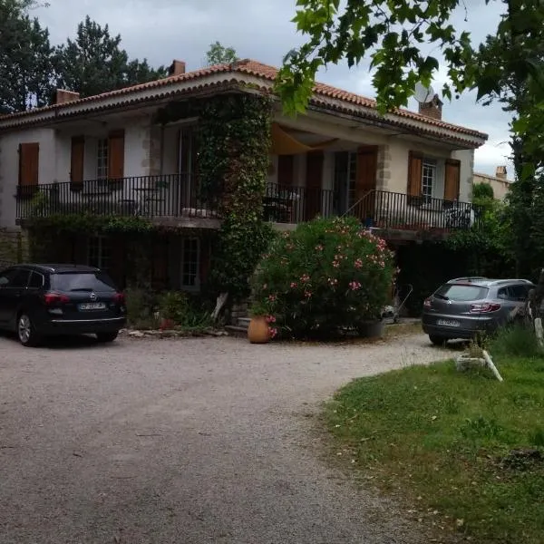 LA MAISON DU BONHEUR, hotel em Velleron