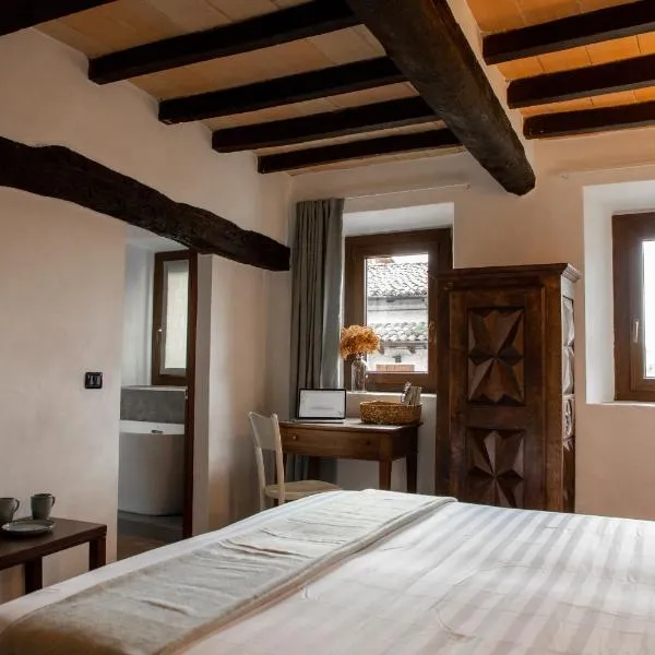 Dimidium, hotel v destinaci Canossa