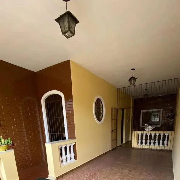 Casa acolhedora e familiar, hotel in Campos dos Goytacazes