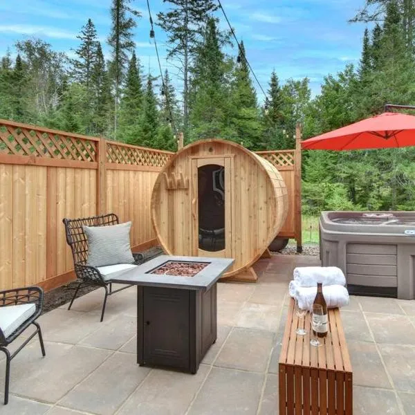 Chalet SPA SAUNA Tremblant, hotel v destinaci Saint-Faustin