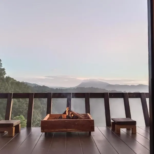 ไร่นิธิสุนทร nithisoonthon farmstay, hotel v destinaci Mae Hong Son