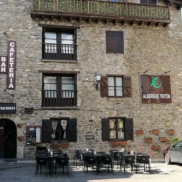 Cama Hab Compartida - Albergue Tritón Villanúa, hotel v destinaci Villanúa