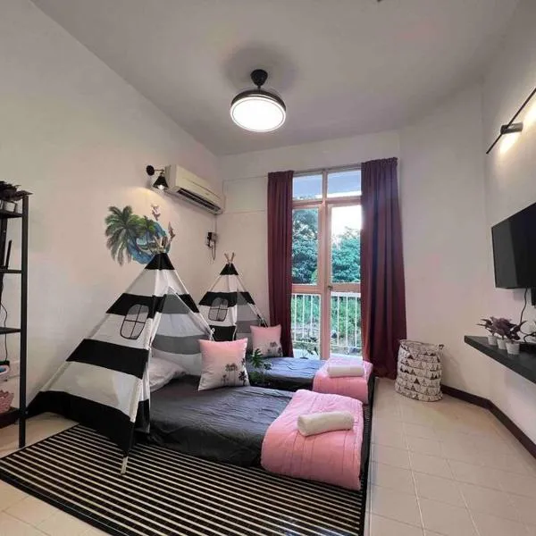 EE's Seaside House - Homestay 3 min walk to beach, hotel in Batu Ferringhi