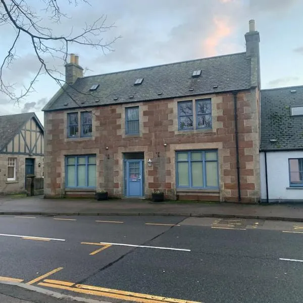 The old post office, hotel in Golspie