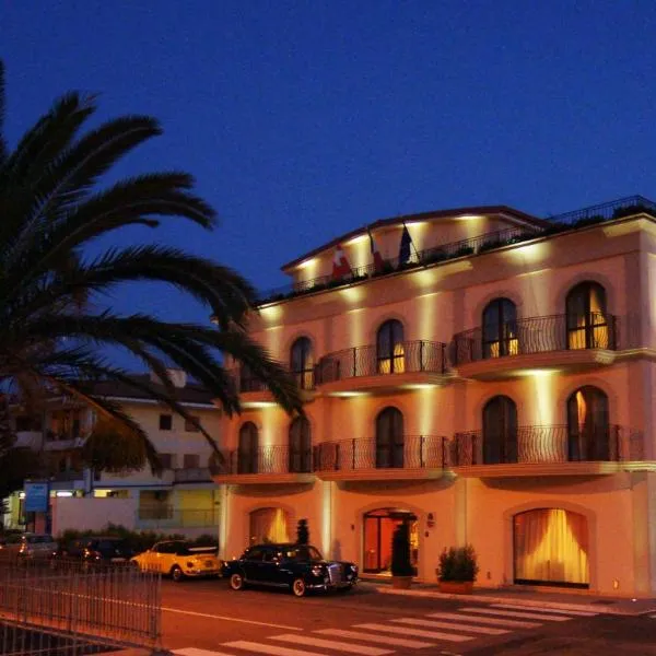 Bram Hotel, hotel em SantʼEufemia Lamezia