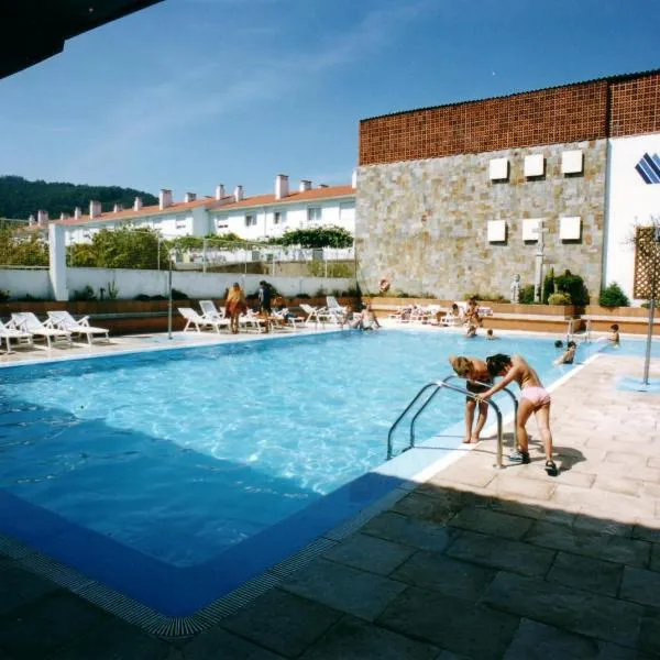 Hotel Sarga, hotel din Perbes