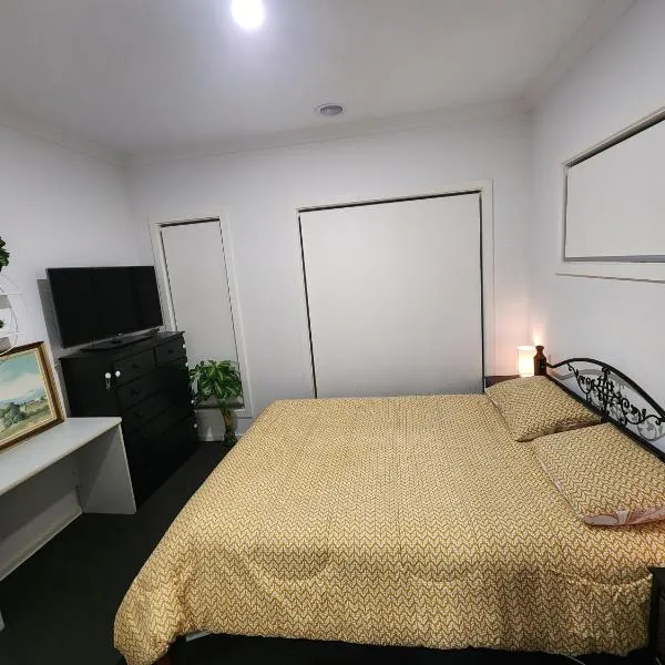 Private Ensuit in a Luxury Homestay, hotel en Caroline Springs