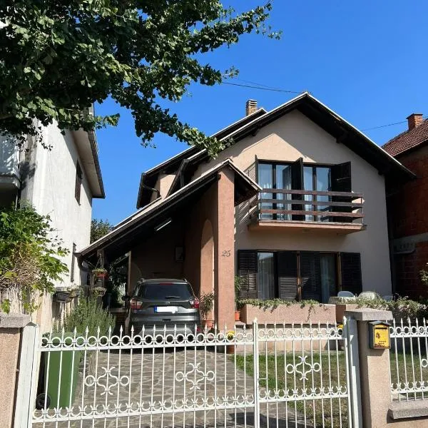 InterInn Luxury Villa, hotel v destinaci Paracin