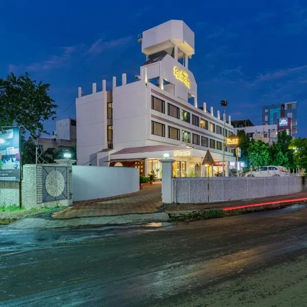 Hotel Pratham, hotel v destinaci Solapur