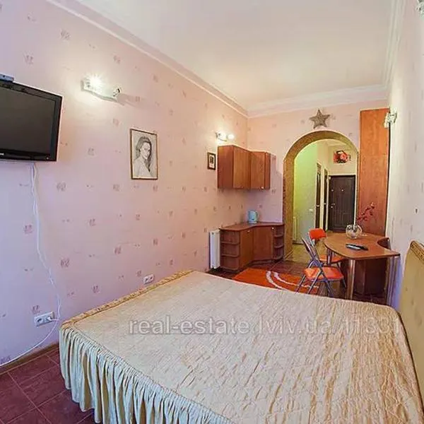 Апартаменти на вул Кониського 5 бічна Личаківської на 6 осіб, ξενοδοχείο στο Λβιβ