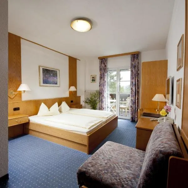 Hotel Wittelsbacher Hof, hotel v destinaci Utting am Ammersee