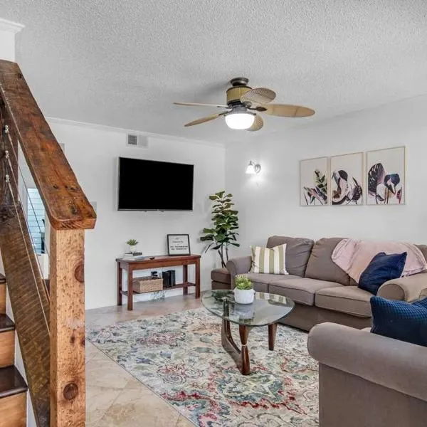 Beachside Duplex off Flagler with FREE garage parking、ニュー・スマーナ・ビーチのホテル