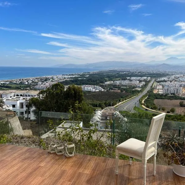 Luxueux VILLA avec jardin et vue panoramique, ξενοδοχείο στο Τετουάν