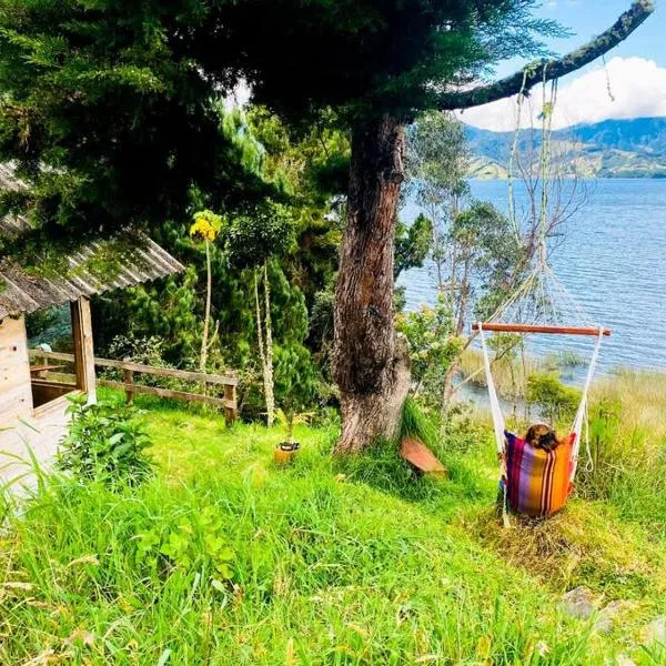 Cabaña en La Laguna de la Cocha โรงแรมในEl Encano