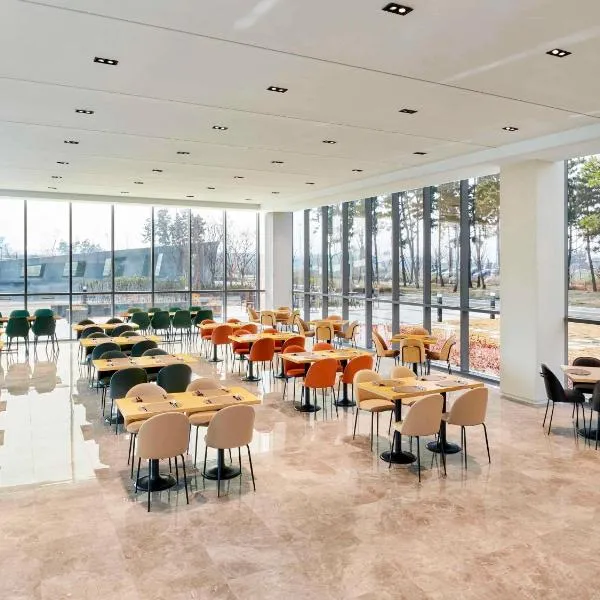 ibis Styles Ambassador Incheon Airport T2 – hotel w mieście Yongyu-ri