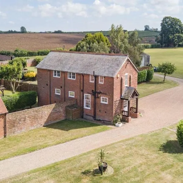 The Bothy - Charming home on a working farm, hotel in Faversham