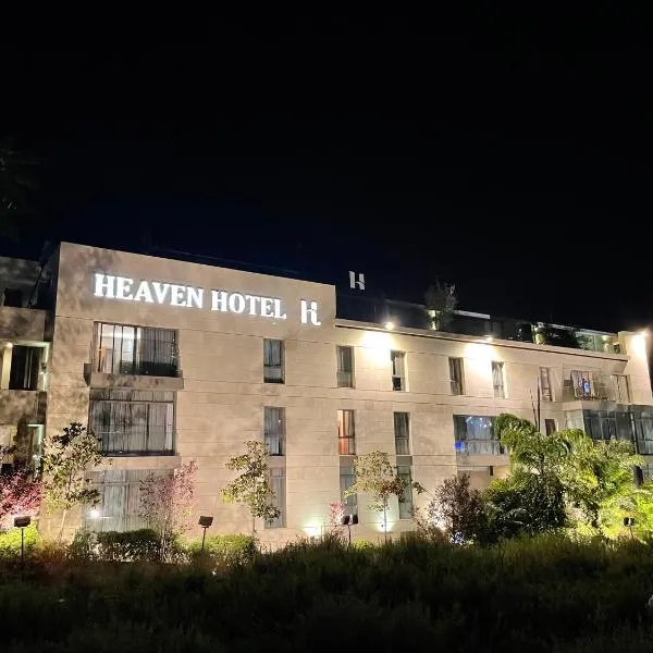 Heaven Prestige Hotel, hotel em Jounieh