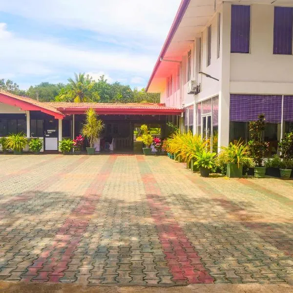 Visaka Hotel - Kataragama, hotel in Kataragama